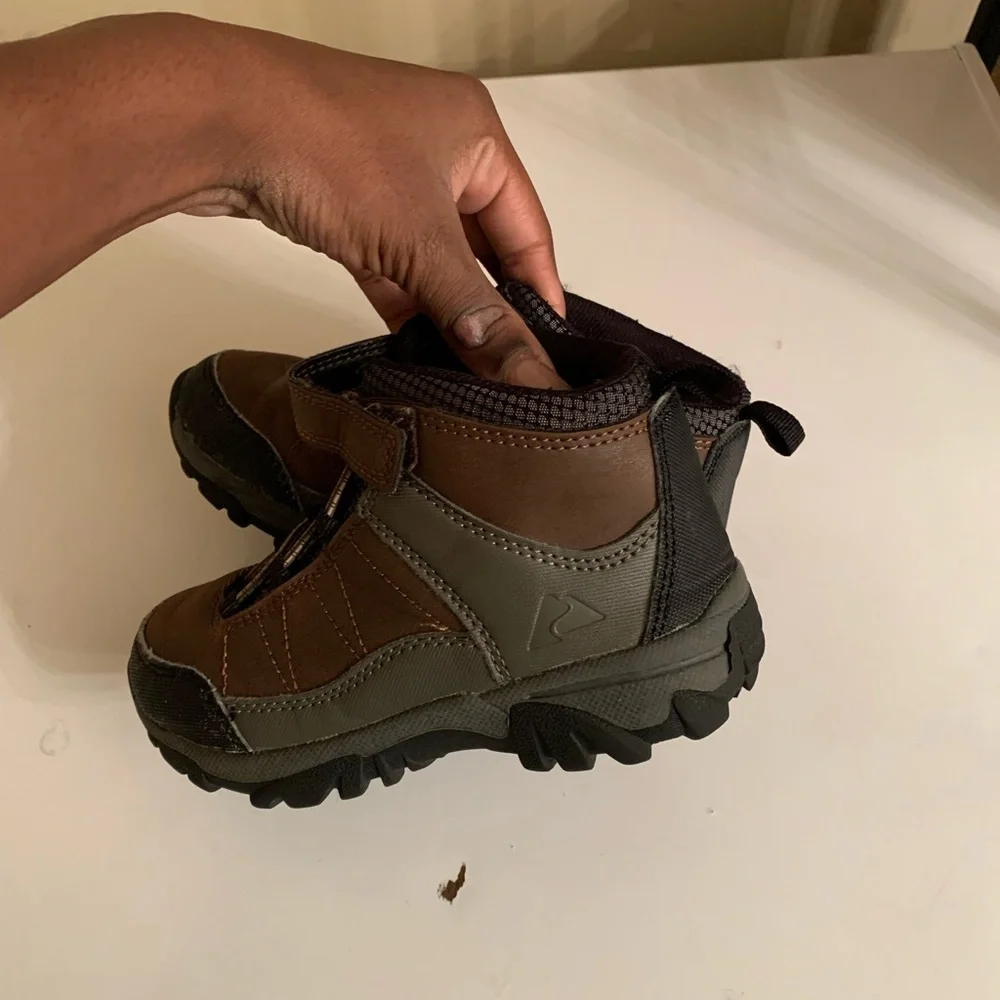 Shoes - Picture 2 of 6
